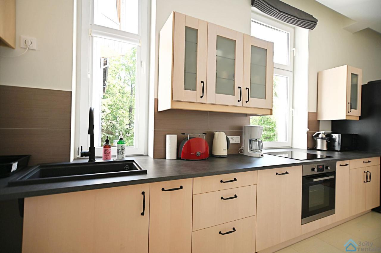 Beige And Red 3City Studio In Sopot With Outdoor Parking By Noclegi Renters المظهر الخارجي الصورة