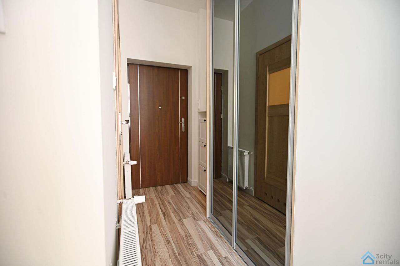 Beige And Red 3City Studio In Sopot With Outdoor Parking By Noclegi Renters المظهر الخارجي الصورة